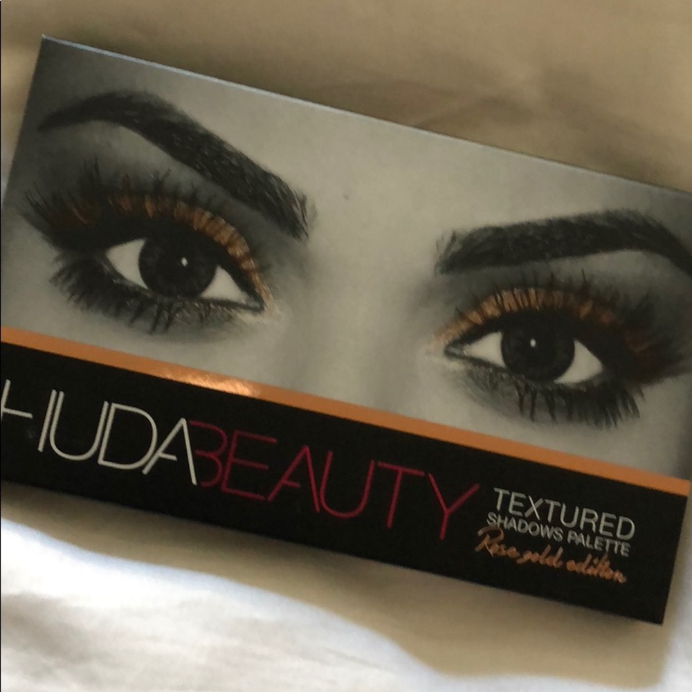 Huda Beauty Rose Gold Palette